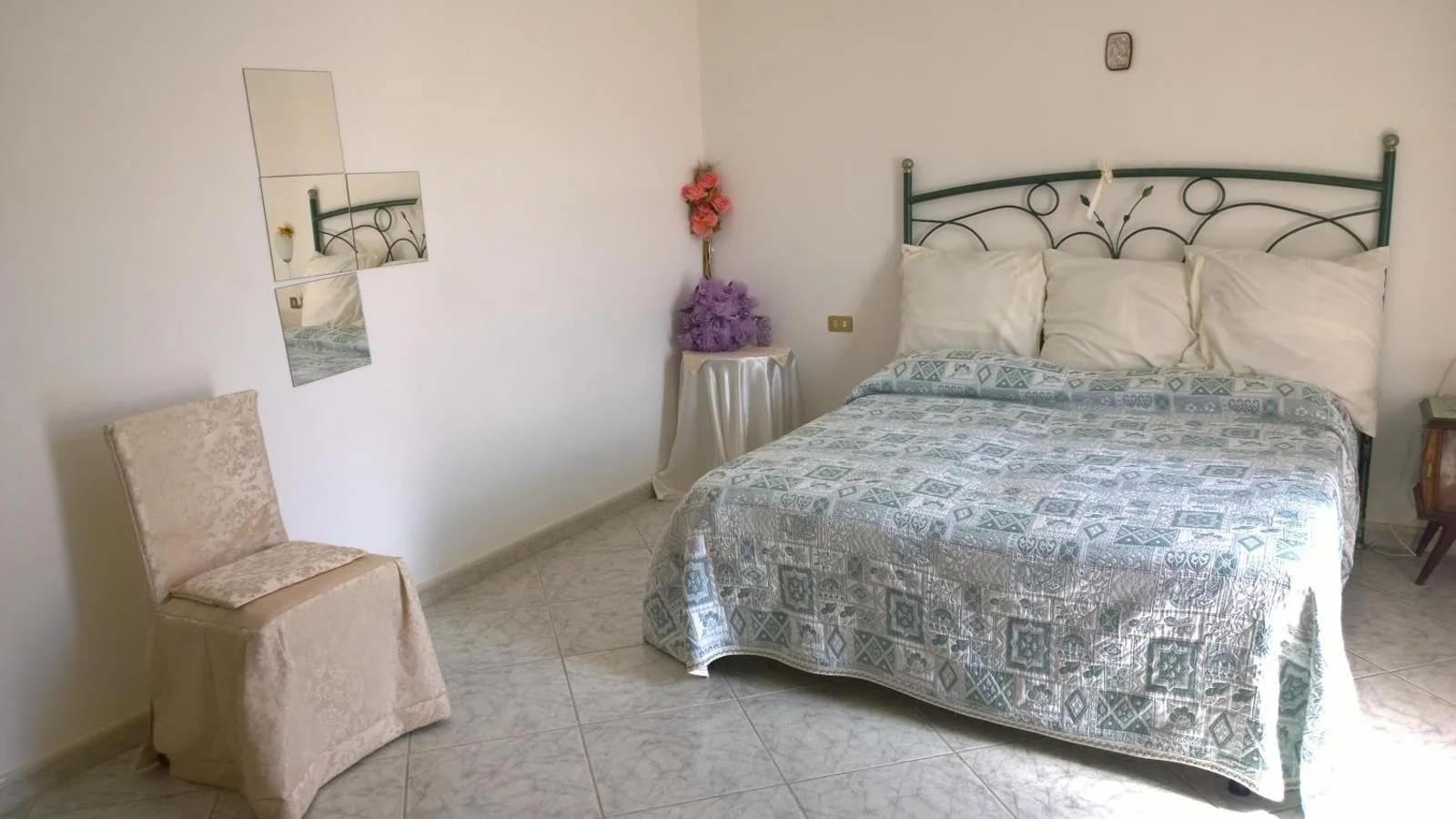La camera Castagna, Villa Bianca Tramonti