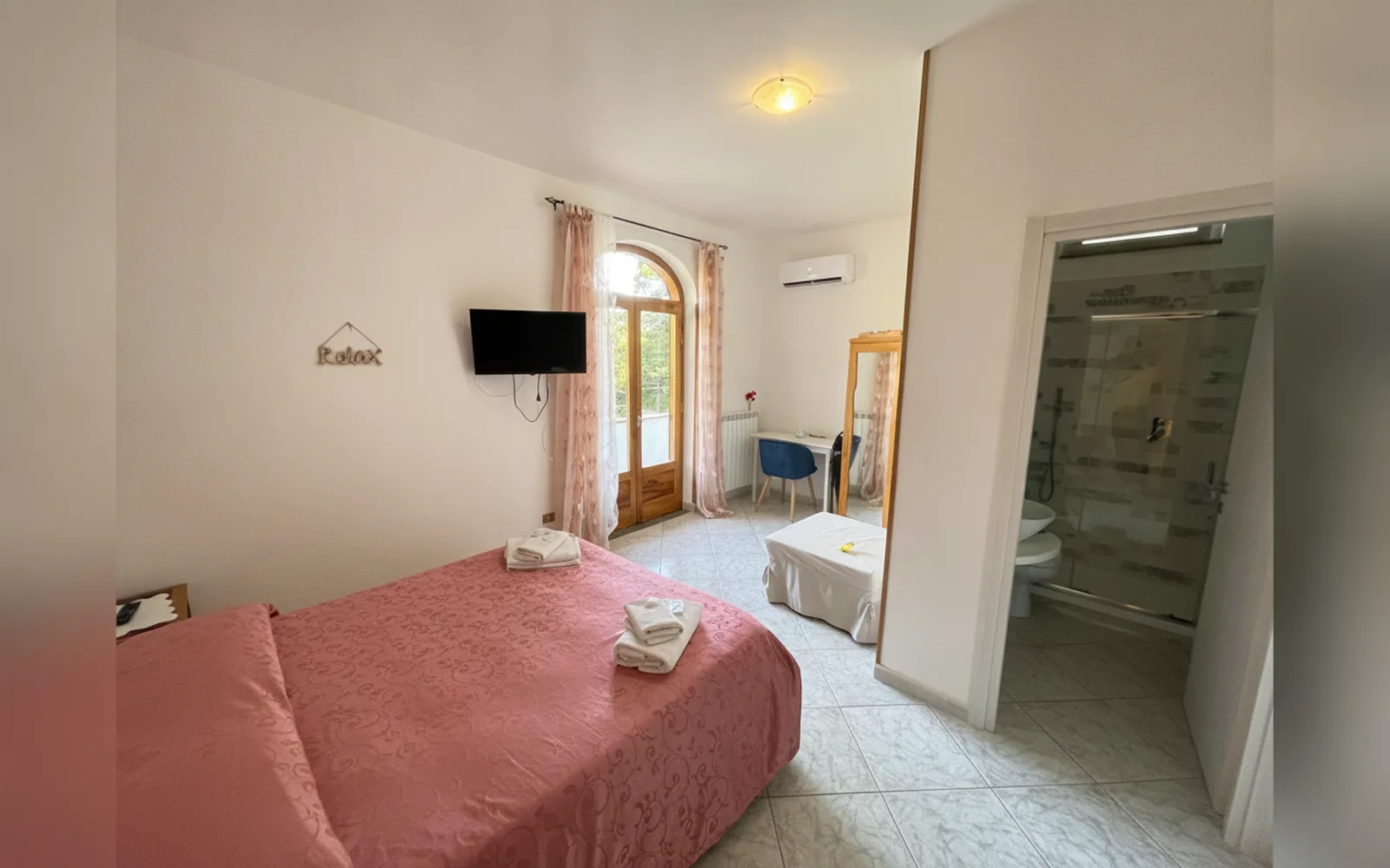 Camera con bagno privato — Villa Bianca Tramonti, Tramonti (Salerno) (Campania) (foto 3)