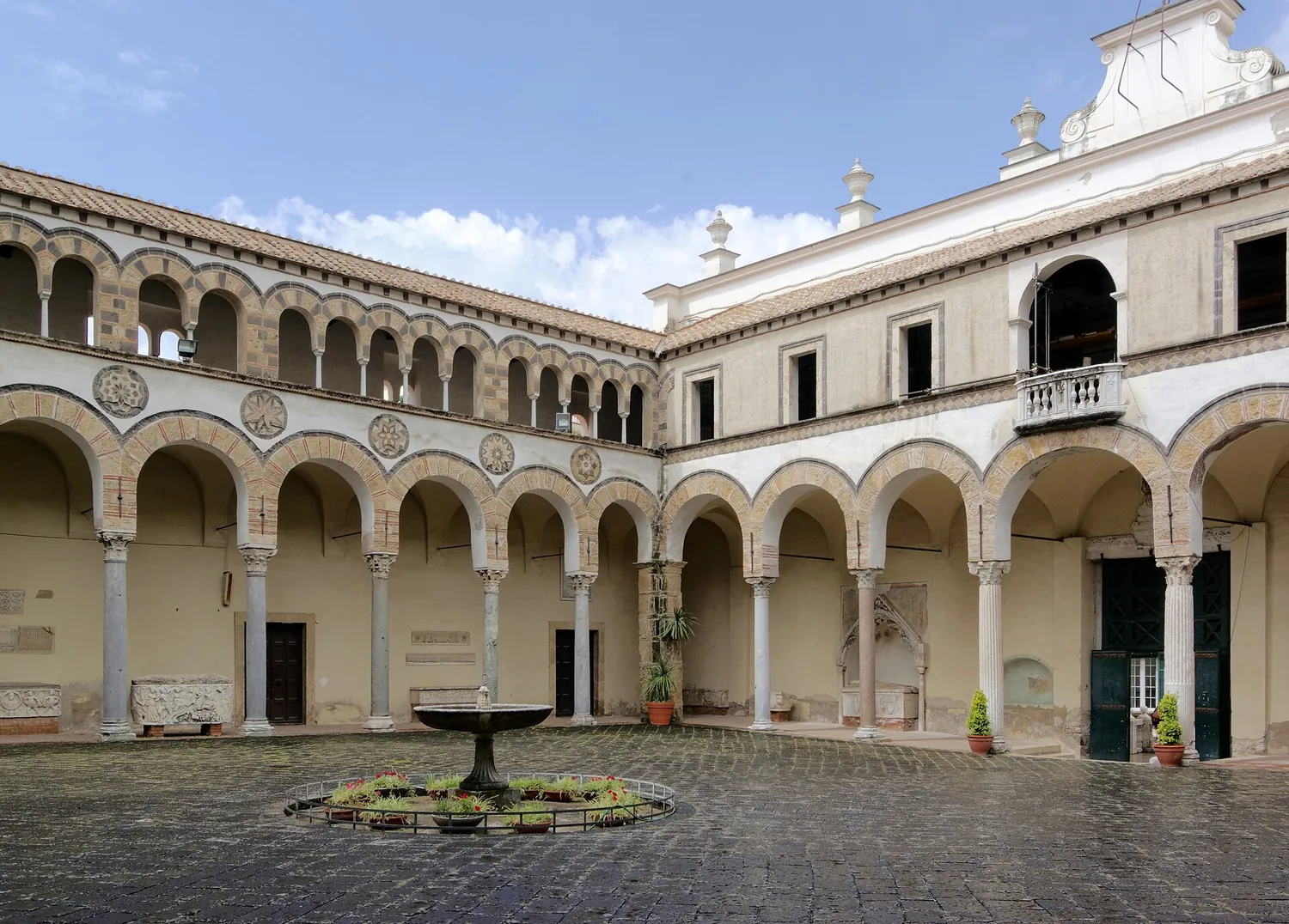 L’atrio del Duomo di San Matteo, a Salerno
